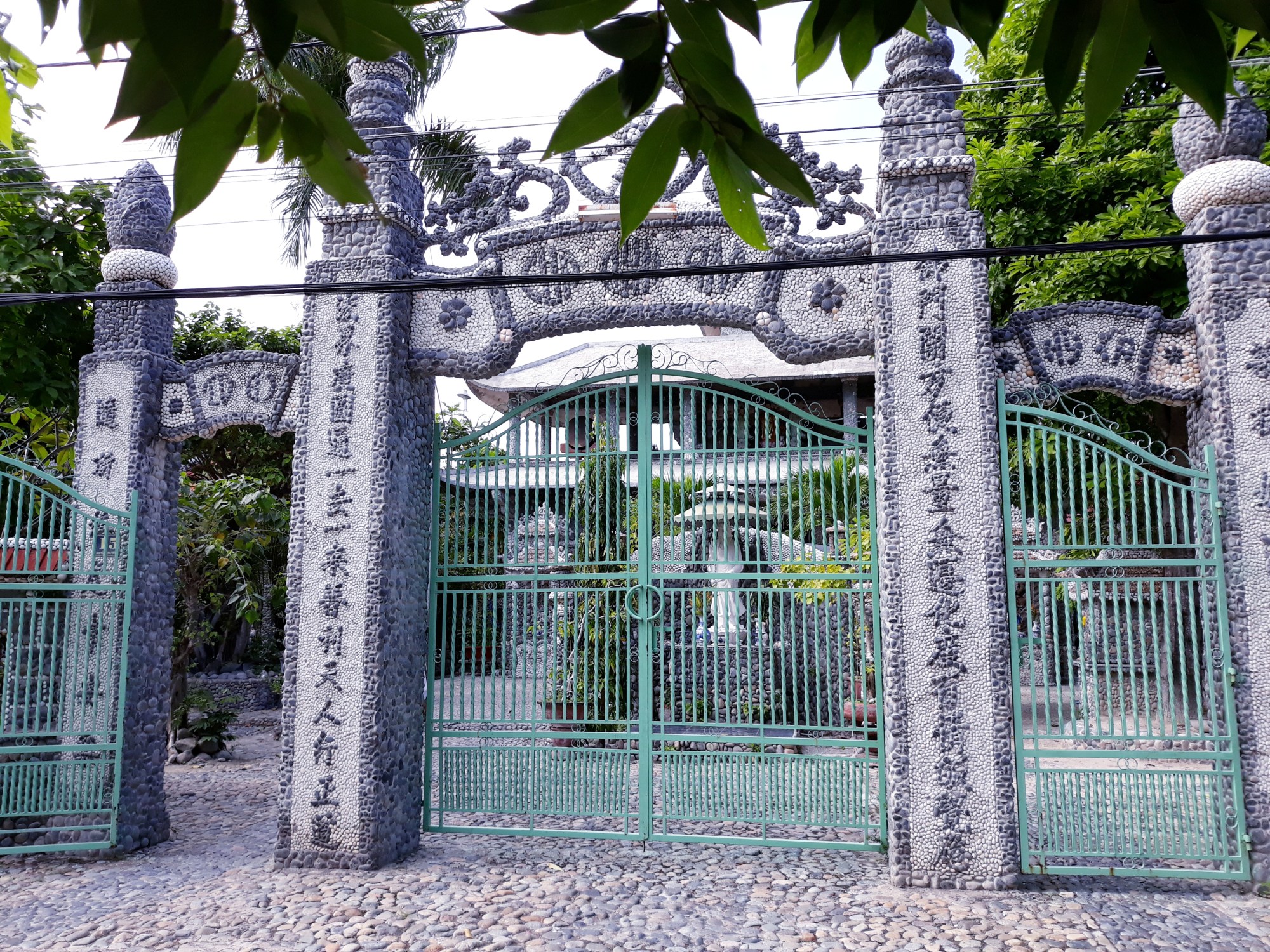 Chùa đá Quan Âm Cam Đức Cam Lâm