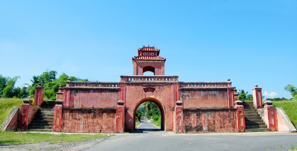 Thành cổ Diên Khánh - Chạm Khánh Hoà